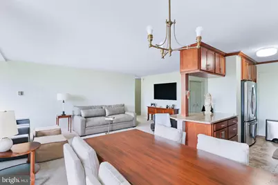 10401 Grosvenor Place #1009, Rockville, MD 20852 - Photo 9