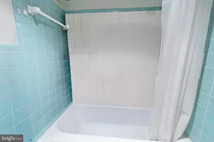 10401 Grosvenor Pl, Rockville, MD 20852 - Photo 15