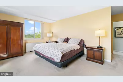 10401 Grosvenor Place #1009, Rockville, MD 20852 - Photo 9