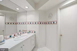 9 Oaklyn Ct, Potomac, MD 20854 - Photo 35