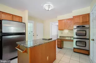 14520 Pebble Hill Ln, North Potomac, MD 20878 - Photo 15