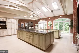 11501 Skipwith Ln, Potomac, MD 20854 - Photo 31