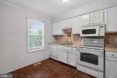 12002 Birdseye Ter, Germantown, MD 20874 - Photo 3