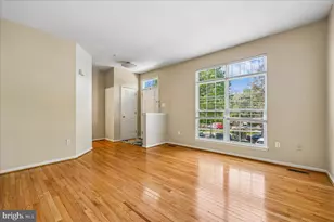 13008 Shamrock Glen Dr, Germantown, MD 20874 - Photo 3