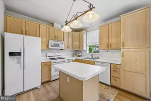 13008 Shamrock Glen Dr, Germantown, MD 20874 - Photo 7