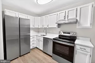 5700 Brewer House Cir, Rockville, MD 20852 - Photo 13