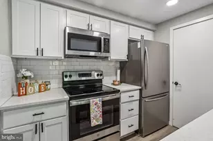9705 Hellingly Pl, Gaithersburg, MD 20886 - Photo 11