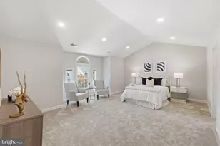 10816 Maplecrest Ln, Potomac, MD 20854 - Photo 13
