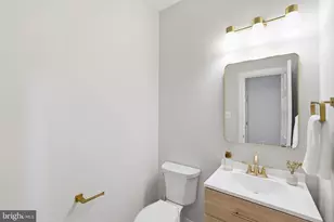 10816 Maplecrest Ln, Potomac, MD 20854 - Photo 21