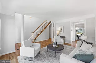 10816 Maplecrest Ln, Potomac, MD 20854 - Photo 9