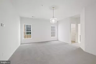 845 Lake Varuna Dr, Gaithersburg, MD 20878 - Photo 35