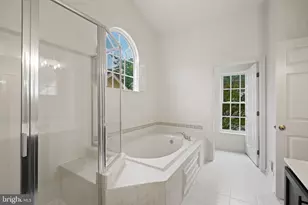 845 Lake Varuna Dr, Gaithersburg, MD 20878 - Photo 27