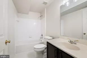 845 Lake Varuna Dr, Gaithersburg, MD 20878 - Photo 21