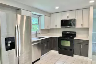 2 Cinnabar Ct, Gaithersburg, MD 20879 - Photo 3