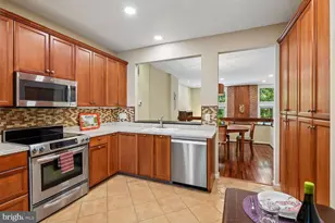 7529 Bradley Blvd, Bethesda, MD 20817 - Photo 9