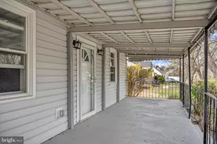 114 Charles St, Rockville, MD 20850 - Photo 11