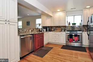 4306 Kentbury Dr, Bethesda, MD 20814 - Photo 13