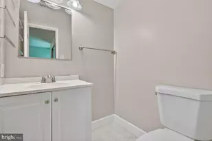 2004 Coleridge Dr, Silver Spring, MD 20902 - Photo 15
