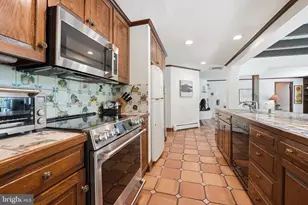 127 Hesketh St, Chevy Chase, MD 20815 - Photo 19