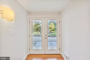 8206 Stone Trail Dr, Bethesda, MD 20817 - Photo 3