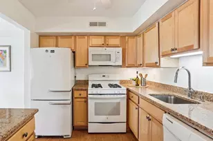 10 Monroe St, Rockville, MD 20850 - Photo 11