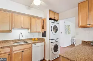 10 Monroe St, Rockville, MD 20850 - Photo 13