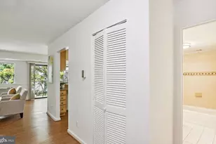 10 Monroe St, Rockville, MD 20850 - Photo 3