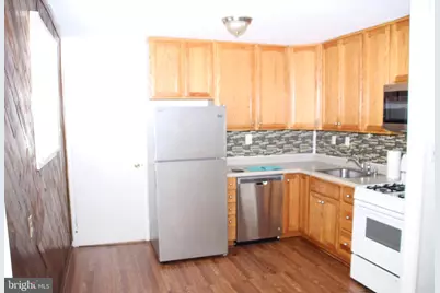 12010 Ashley Drive SE, Rockville, MD 20852 - Photo 3