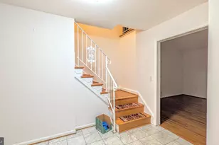 8835 Tuckerman Ln, Potomac, MD 20854 - Photo 3