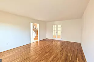 8835 Tuckerman Ln, Potomac, MD 20854 - Photo 5