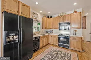 8929 Colesville Rd, Silver Spring, MD 20910 - Photo 15