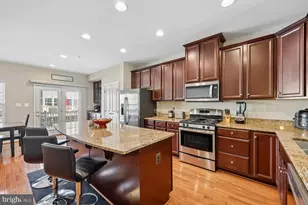 11672 Emerald Dr, Clarksburg, MD 20871 - Photo 9