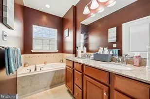 11672 Emerald Dr, Clarksburg, MD 20871 - Photo 17