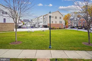 11672 Emerald Dr, Clarksburg, MD 20871 - Photo 3