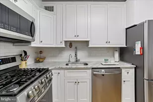 5225 Pooks Hill Rd, Bethesda, MD 20814 - Photo 15