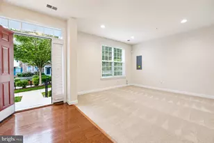 184 Autumn View Dr, Gaithersburg, MD 20878 - Photo 3