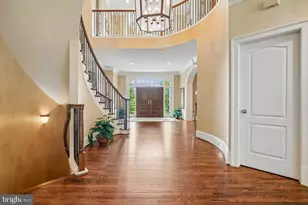 10420 Riverwood Dr, Potomac, MD 20854 - Photo 11