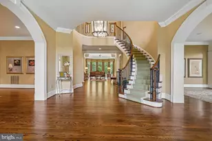 10420 Riverwood Dr, Potomac, MD 20854 - Photo 9