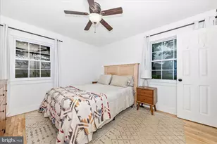 28513 Woodview Dr, Damascus, MD 20872 - Photo 17