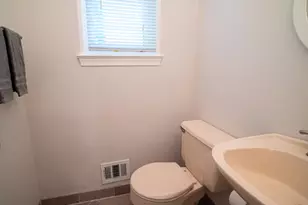 15 Grovepoint Ct, Rockville, MD 20854 - Photo 19