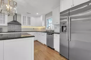 8616 Chateau Dr, Potomac, MD 20854 - Photo 11
