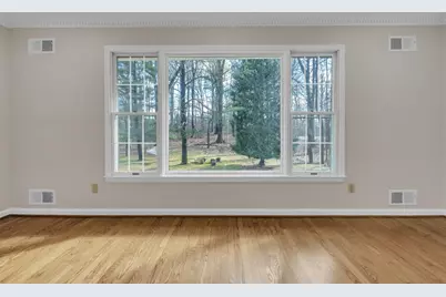 8616 Chateau Drive, Potomac, MD 20854 - Photo 5