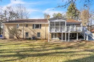 8616 Chateau Dr, Potomac, MD 20854 - Photo 53