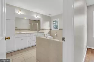 8616 Chateau Dr, Potomac, MD 20854 - Photo 31