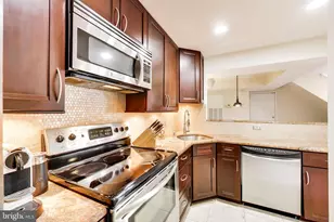 5814 Inman Park Cir, Rockville, MD 20852 - Photo 9