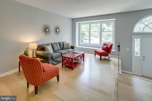 1353 Templeton Pl, Rockville, MD 20852 - Photo 5