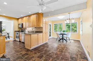 12400 Triple Crown Rd, Gaithersburg, MD 20878 - Photo 9