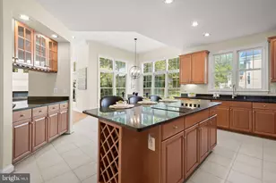 16907 Harbour Town Dr, Ashton, MD 20861 - Photo 23