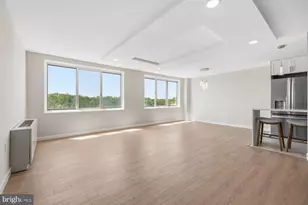 10201 Grosvenor Pl, Rockville, MD 20852 - Photo 3
