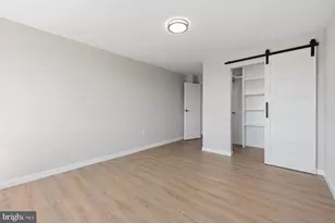 10201 Grosvenor Pl, Rockville, MD 20852 - Photo 11
